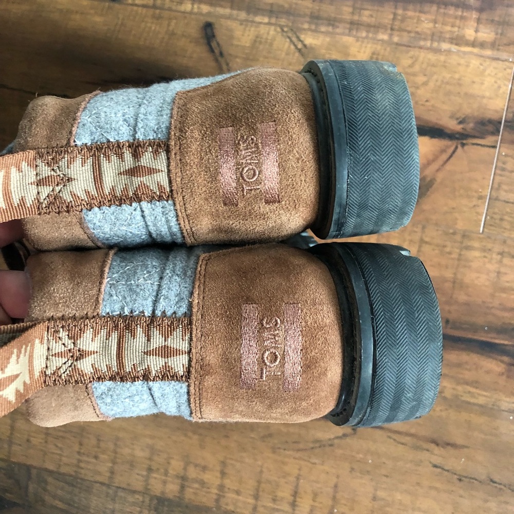 TOMS winter/fall boot.